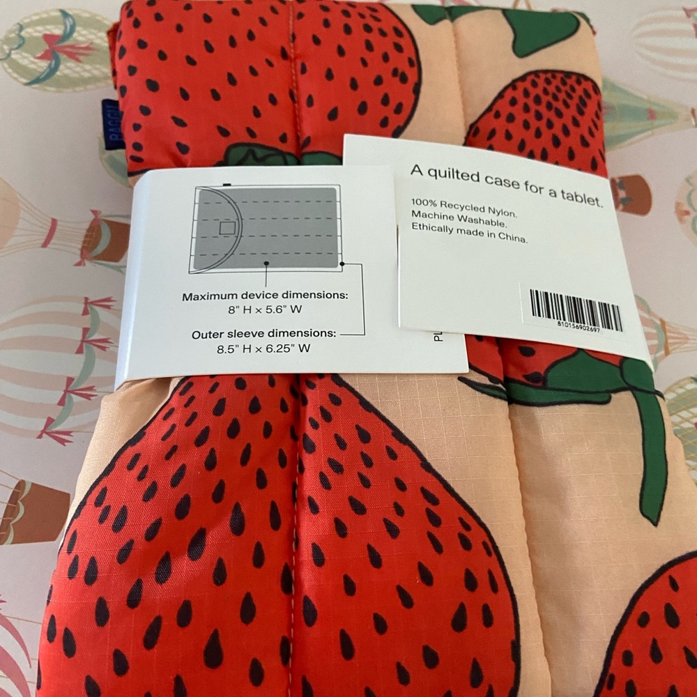 COPY - Baggu Puffy Tablet Sleeve Strawberry NWT - Picture 2 of 2
